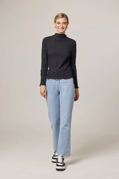 Kylie Lettuce Top Black
