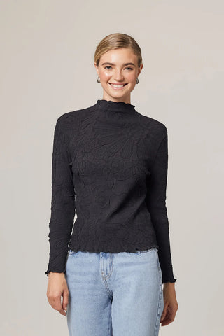 Kylie Lettuce Top Black