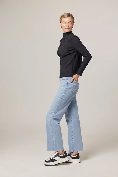 Kylie Lettuce Top Black