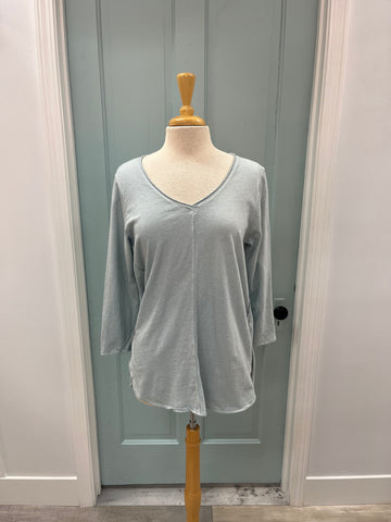 Air 3/4 Sleeve V-Neck Top