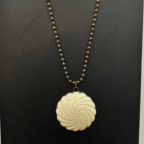 Ivory Swirl Necklace