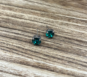 Jen Earrings Emerald