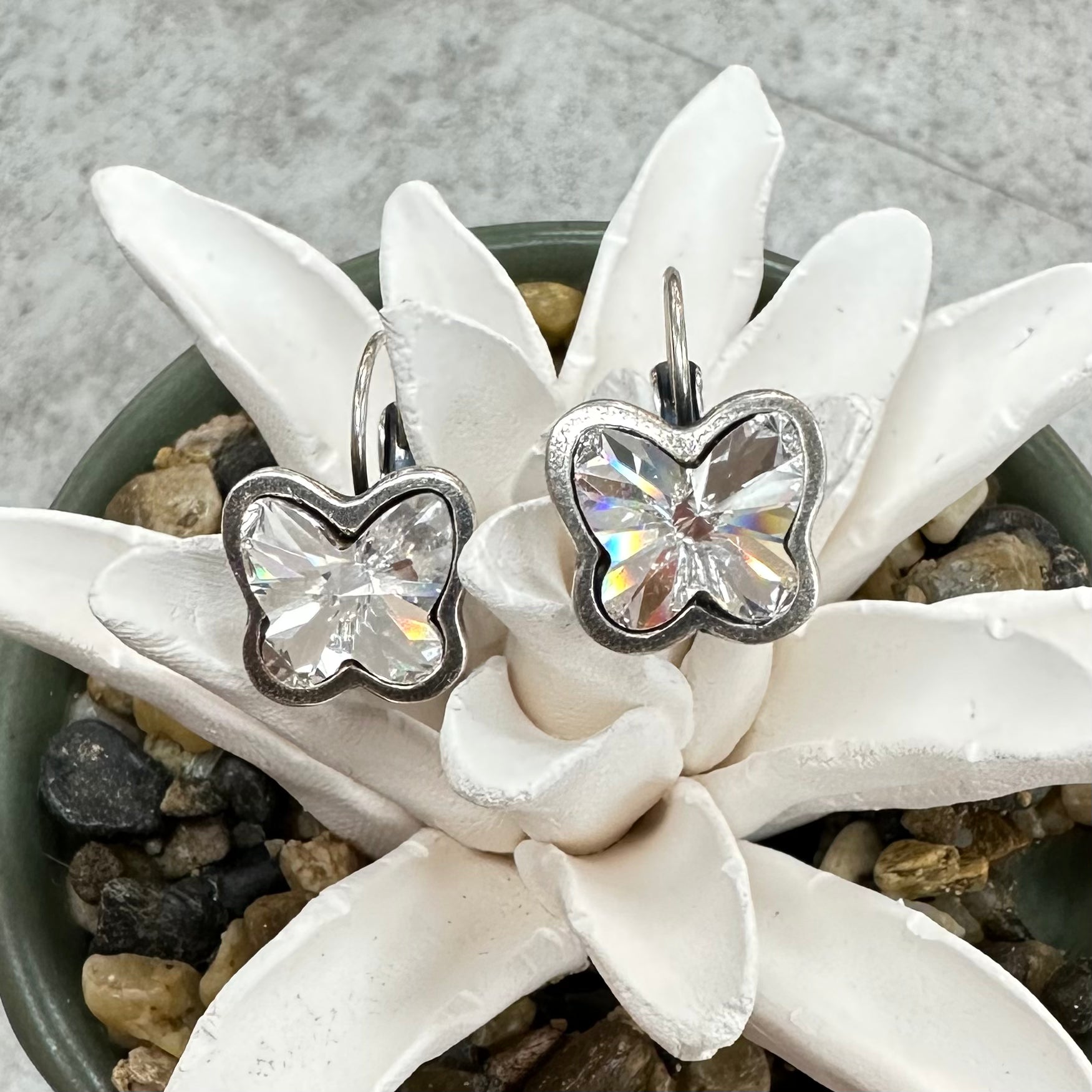 Lily Earrings Clear