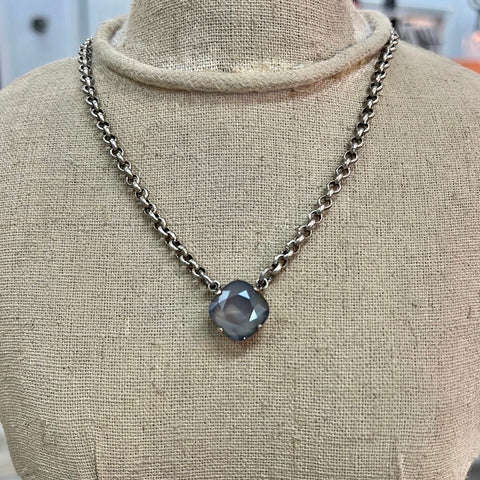 Tempo Necklace Gray